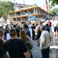 Nova drama u Bloku 4: Investitor doveo privatno obezbeđenje, stanari susedne zgrade izašli na protest, počelo guranje FOTO
