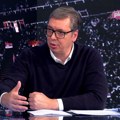 Vučić na Pinku bez konteksta pokazao snimke Bačulova na Železničkoj stanici, optužio policajce vezano za zvučni top