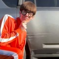 Zaboravite na skupe servise Dva sastojka iz kuhinje brišu ogrebotine na automobilu za sekund, internet gori zbog ovog trika…