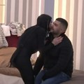 Stanija ode u zaborav! Asmin Durdžić razmenjuje nežnosti s cimerkom: Osamili se, pa popustile kočnice