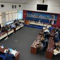 (VIDEO) Sporne odredbe Odluke o organizaciji Opštinske uprave – uprava tvrdi da je sve po zakonu