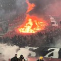 Huligani tokom utakmica pale, tuku se, a upitno da li su bili privedeni: "Policija ne sme da radi svoj posao"