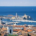 Šok u srcu Evrope! Na ovoj plaži muškarci i žene ne smeju zajedno – razdvaja ih zid