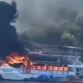 Dramatični snimci! Požar na brodu u omiljenom srpskom letovalištu, putnici skakali u more da spasu žive glave!