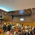 Opozicija u Skupštini Vojvodine sprečila izbacivanje jednog svog poslanika, proglašena pauza