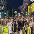 Šta su građani poručili sa komemorativne šetnje u Beogradu (VIDEO)