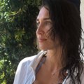 Gori Rovinj! Jelisaveta Orašanin se skinula u ubitačni bikini, bela košulja potpuno raskopčana: Svi gledaju u njene silikonske…