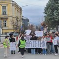 Maturanti gimnazije nastavili blokadu: Idemo na sve, ništa već imamo FOTO/VIDEO