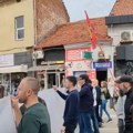 Protest građana u Leskovcu: Vučić u Narodnom pozorištu razgovara sa građanima