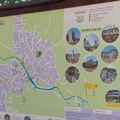 Mapa Vlasotinca potrajala svega dan – „iščezla“ sa panoa na keju