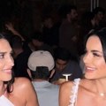 Jelisaveta Orašanin na Mikonosu u društvu srpkinje koja je bila u centru skandala sa oženjenim fudbalerom Milana: Grle se i…