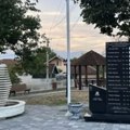 Skinuta zastava Srbije sa spomenika posvećenom žrtvama NATO bombardovanja u Goraždevcu