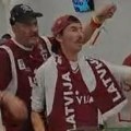 Krenuo je da se izuva, a onda je počelo žestoko udaranje! Scena koju niko na Eurobasketu nije očekivao! Svi su ostali u…