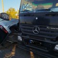 Prve fotografije nesreće u kojoj je poginula mlada žena: Izgubila kontrolu nad vozilom i udarila u teretnjak