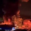 Stravičan požar guta pijacu! Vatrogasci se bore u Bačkoj Palanci (foto/video)
