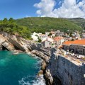 Pogled na more, 5 kupatila, a i cena enormna: Svi bruje o ovoj kamenoj vili u Crnoj Gori (foto)