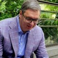 "Ovo što zurim u telefon je zbog utakmice Srbija i USA" Vučić: Lepo je da dobro odigramo a najvažnije da ih pobedimo na…