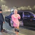 (Foto): Jovana Jeremić stigla na aerodrom u Rols-Rojsu i kratkoj haljini Kreće za Ameriku sa Draganom: "Pitala sam se da li…