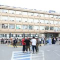 Studenti u Novom Pazaru nastavljaju blokadu univerziteta: Zahtevaju smenu rektorke i prinudnu upravu