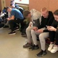 Hrvatski osnovci mobilni telefon neće moći više da koriste ni na odmoru
