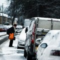 Sneg i led paralizovali Evropu, najmanje pet osoba stradalo, stotine letova otkazane