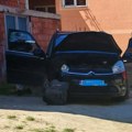 Noćas nn lice upalilo automobil