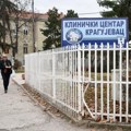 Izbodeni deda i unuka iz Kragujevca hitno operisani: Imaju rane po grudima, stomaku i rukama, pomahnitali napadač im došao na…