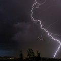 RHMZ upozorava na pljuskove i grmljavinu: Meteoalarm upaljen u više delova Srbije, mogući problemi sa strujom