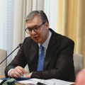 Vučić se uoči podnošenja ostavke oprostio od osoblja svog kabineta