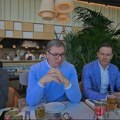 Vučić, Vučević i Mali su išli na ručak kod Džejmija Olivera, ali svi na mrežama gledaju u čudan detalj na stolu