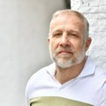 "Izgleda usamljeno, žene ne privodi u stan": Milan Kalinić živi na Vračaru posle razvoda - komšije otkrile: "neprijatno mu…