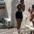 Trenutak za pamćenje pretvorio se u totalni haos Prosidba iz snova prekinuta na najgori mogući način, ljudi se valjaju od…