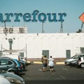 Milijarder Saadé kupuje udeo u Carrefouru dok se Peninsula povlači