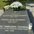 Na grobu u Aleji samo jedna sveća i venac, niko se nije pojavio: Pet godina od smrti legendarnog Tozovca