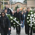 ФОТО Емотивне сцене на сахрани Дулета Вујошевића: Жељко на ивици суза, стигли Пеђа Мијатовић, кошаркаши Дубаија...