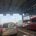 Kamioni na granici sa Hrvatskom čekaju dva sata, na ostalim prelazima nema gužve