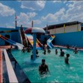 Prvo "šprehenzi dojč", pa u bazen: Novo pravilo uprave kupališta na istoku Nemačke izazvalo buru najoštrijih kritika
