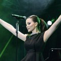 Emotivna pred 25 hiljada ljudi: Milica Pavlović se raznežila u rodnom gradu Leskovcu na "Roštiljijadi", spektakl prenosila…