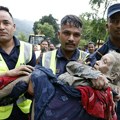 Razorne bujične poplave u Nepalu odnele sela, oštećeni putevi, srušeni mostovi: Najmanje 22 osobe stradale, stotine turista se…
