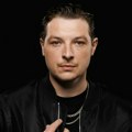 Jedan glas, milijarde slušanja i himne cele generacije: John Newman eksluzivno u Bečićima predstavlja novi live show