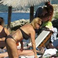 Pevačica (52) u braku sa 14 godina mlađim, a svekar javno poručio: "Moja je poslednja", i rodbina se pitala da li će sve…