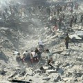 Израелци поново бомбардовали избеглички камп у гази! Зграде сравњене са земљом, броје се мртви, а многи су затрпани!