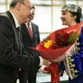 Magdalena dobrodošlicu poželela na kineskom: Učenica iz Leposavića dočekala kinesku delegaciju