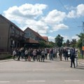Stanari ulice Vuka Karadžića ne odustaju od svojih zahteva – blokade pojačane do ispunjenja zahteva
