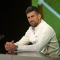Novače, da li se seliš u Grčku? Đokoviću na Vimbldonu postavili 2 ključna pitanja, sad je sve jasno