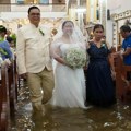 Venčanja na Filipinima u poplavljenim crkvama
