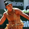 'Svetlela sam kao Ajfelov toranj noću': Osaka u zlatnoj opremi na Rolan Garosu