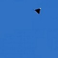 Dron proleteo iznad kuća, pa se srušio: Dramatičan snimak iz Rumunije (video)