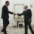 Da li je to ruski ambasador ponudio „pomoć“ Vučiću na izborima?