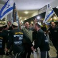 Pilot omanskog porekla izbo kolegu na letu za Tel Aviv: "Krvav i ležeći na podu, uspeo je da otvorio vrata kokpita"